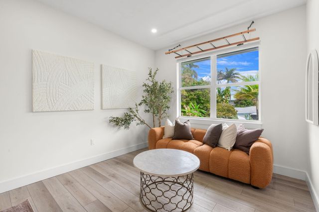 2510 N Lake Dr Drive N, Boynton Beach, FL 33435