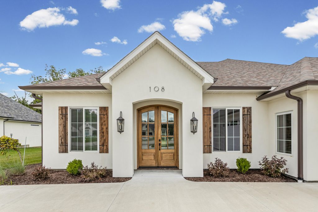 108 WALTON HEATH CT, Columbia, MO 65201