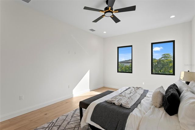 502 E DAVIS BOULEVARD, Tampa, FL 33606