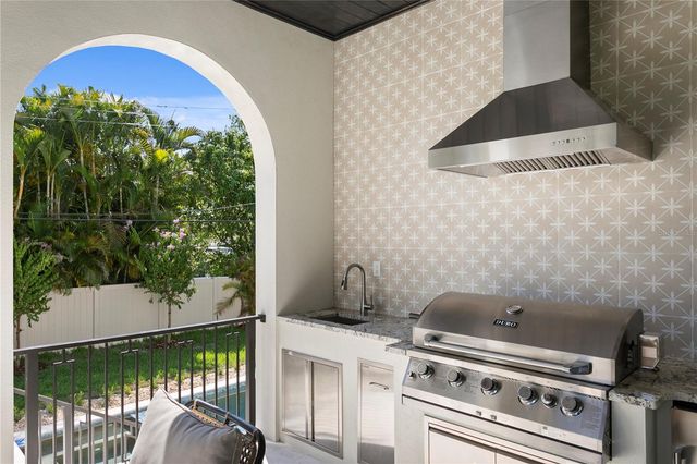 502 E DAVIS BOULEVARD, Tampa, FL 33606