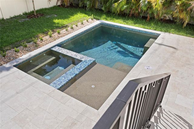 502 E DAVIS BOULEVARD, Tampa, FL 33606