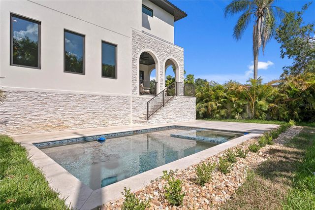 502 E DAVIS BOULEVARD, Tampa, FL 33606