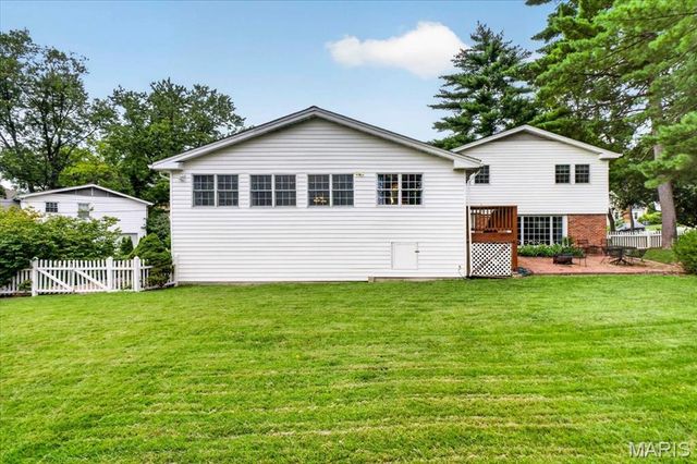 808 Glen Elm Drive, Glendale, MO 63122