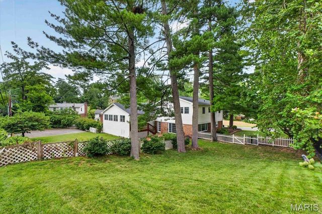 808 Glen Elm Drive, Glendale, MO 63122