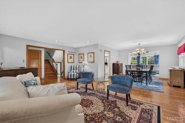808 Glen Elm Drive, Glendale, MO 63122