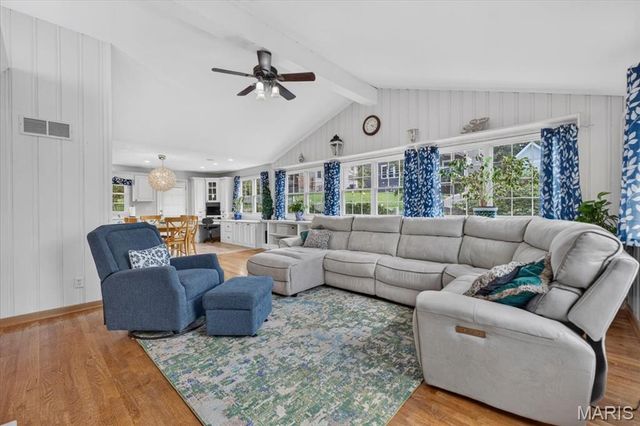 808 Glen Elm Drive, Glendale, MO 63122