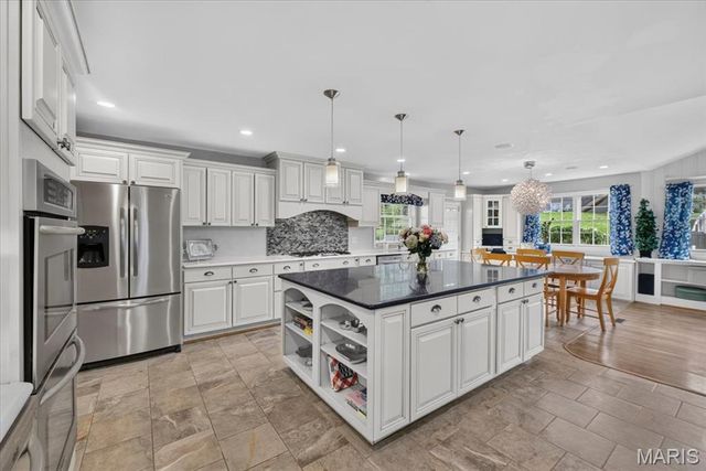 808 Glen Elm Drive, Glendale, MO 63122