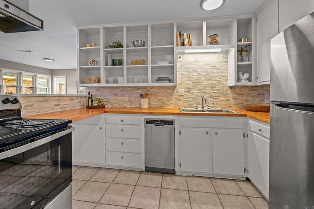 2650 Donald Dr, Baton Rouge, LA 70809