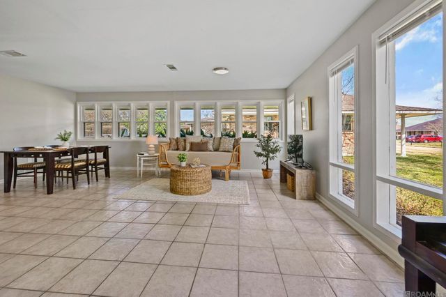 2650 Donald Dr, Baton Rouge, LA 70809