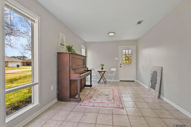 2650 Donald Dr, Baton Rouge, LA 70809