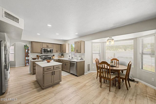 1843 E MARQUETTE Drive, Gilbert, AZ 85234