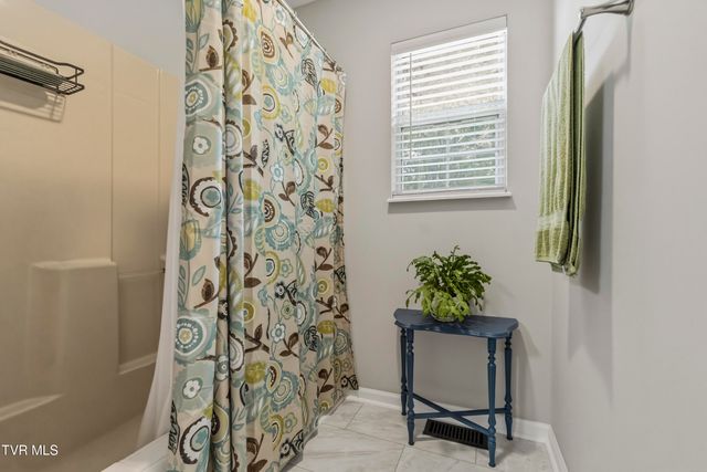 16 Sanford Circle, Greeneville, TN 37743