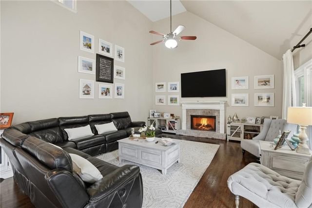 4459 Woodford Pass NE, Roswell, GA 30075