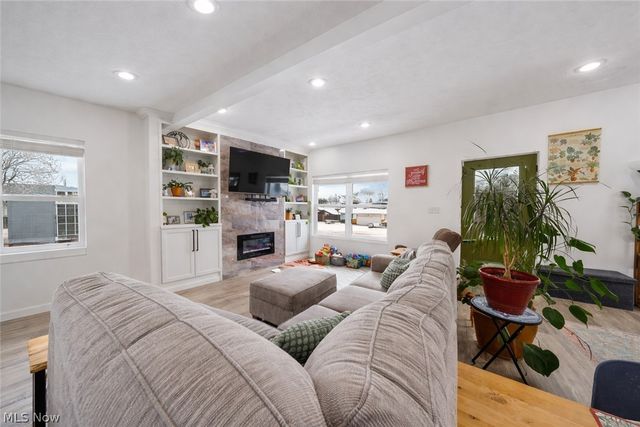 22711 Vera Street, Warrensville Heights, OH 44128