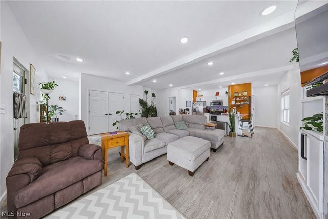 22711 Vera Street, Warrensville Heights, OH 44128