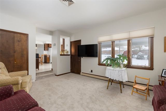 96 Suburban Court, West Seneca, NY 14224