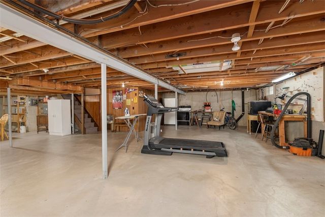 96 Suburban Court, West Seneca, NY 14224