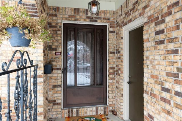 96 Suburban Court, West Seneca, NY 14224