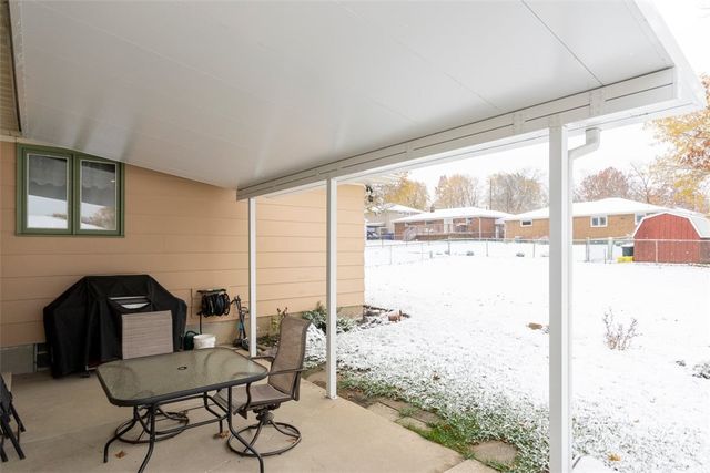 96 Suburban Court, West Seneca, NY 14224