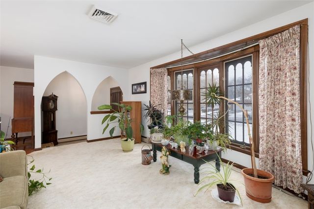 96 Suburban Court, West Seneca, NY 14224