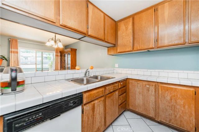 7 Town And Country, Pomona, CA 91766