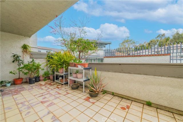 7 Town And Country, Pomona, CA 91766