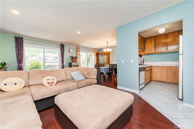 7 Town And Country, Pomona, CA 91766