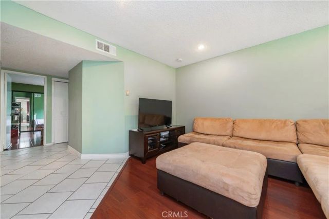 7 Town And Country, Pomona, CA 91766
