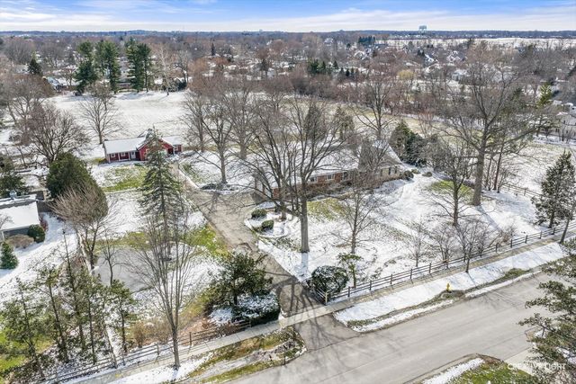 116 E Farnham Lane, Wheaton, IL 60189