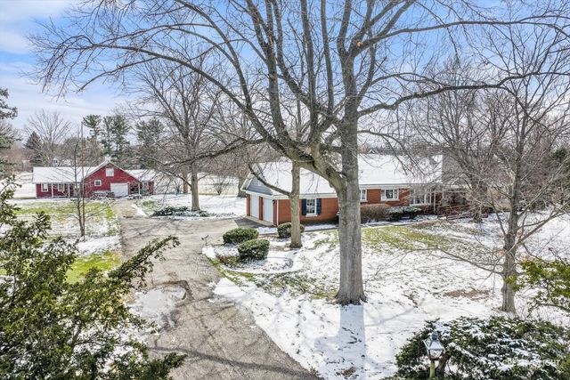 116 E Farnham Lane, Wheaton, IL 60189