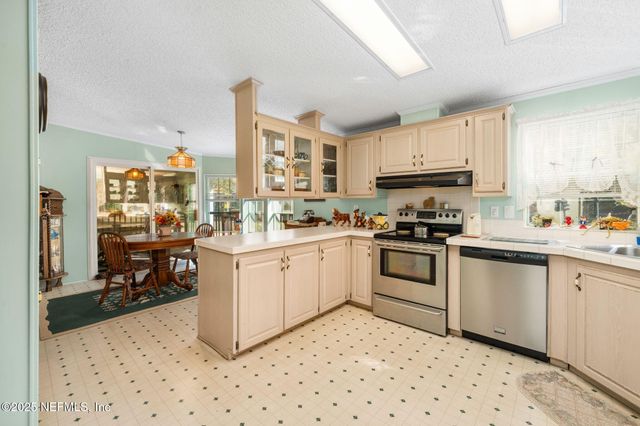 27061 29TH Road, Branford, FL 32008