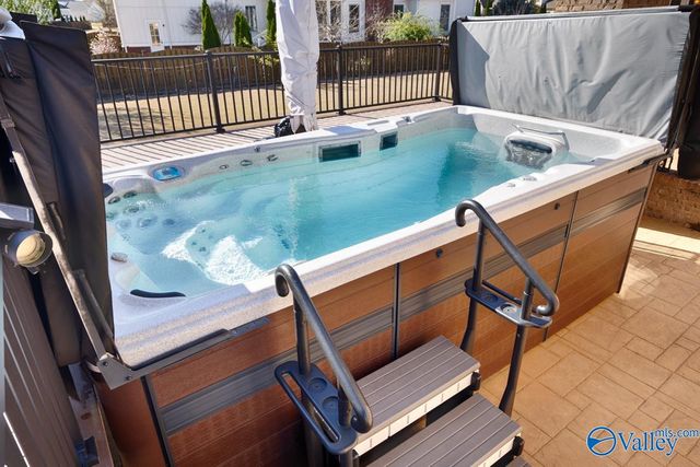 76 Lake Forest Blvd SW, Huntsville, AL 35824