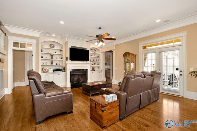 76 Lake Forest Blvd SW, Huntsville, AL 35824