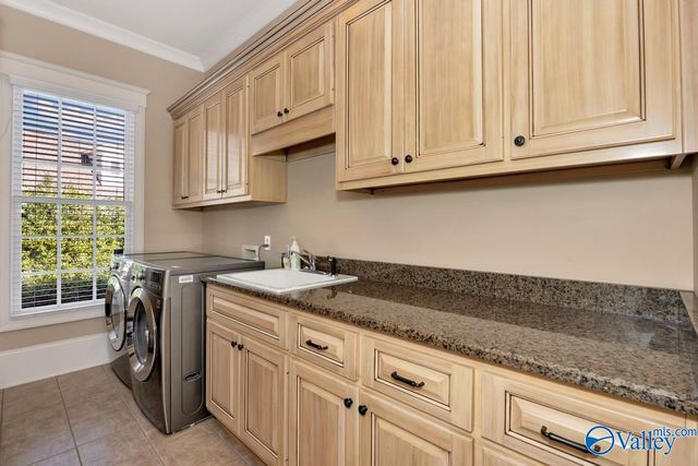 76 Lake Forest Blvd SW, Huntsville, AL 35824