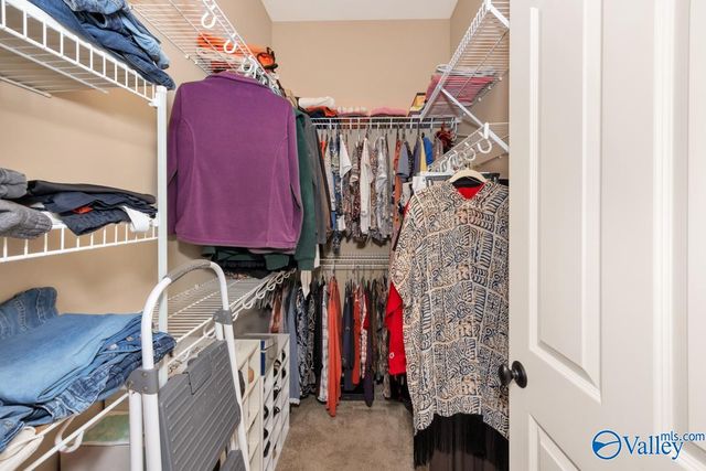 76 Lake Forest Blvd SW, Huntsville, AL 35824