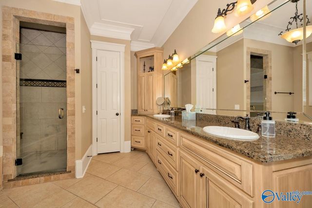 76 Lake Forest Blvd SW, Huntsville, AL 35824