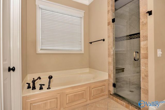 76 Lake Forest Blvd SW, Huntsville, AL 35824