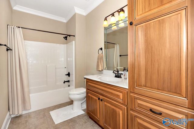 76 Lake Forest Blvd SW, Huntsville, AL 35824