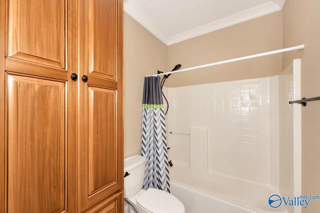 76 Lake Forest Blvd SW, Huntsville, AL 35824