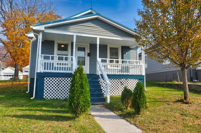 N 909 POCAHONTAS AVE, Covington, VA 24426