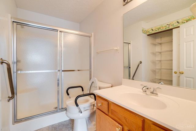 3409 Kleeman Lake Court, Cincinnati, OH 45211