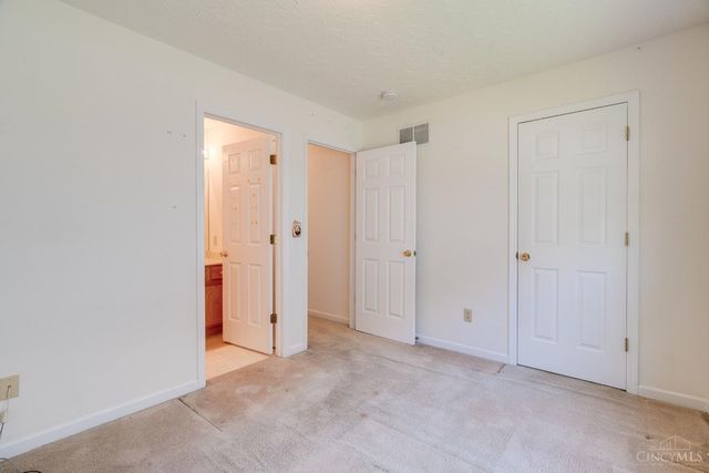 3409 Kleeman Lake Court, Cincinnati, OH 45211