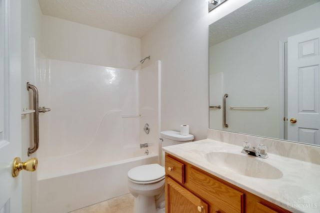 3409 Kleeman Lake Court, Cincinnati, OH 45211
