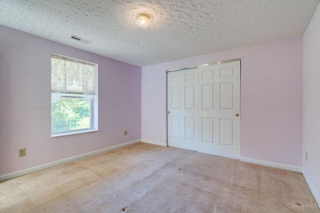 3409 Kleeman Lake Court, Cincinnati, OH 45211