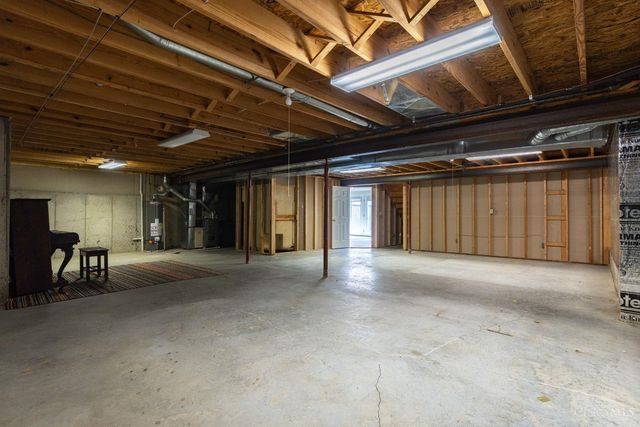 3409 Kleeman Lake Court, Cincinnati, OH 45211