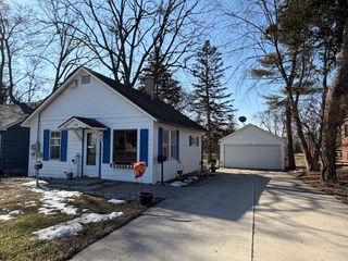 529 Eagle Street, Crystal Lake, IL 60014
