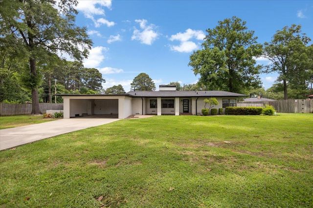 1007 Lincoln Dr, Longview, TX 75604