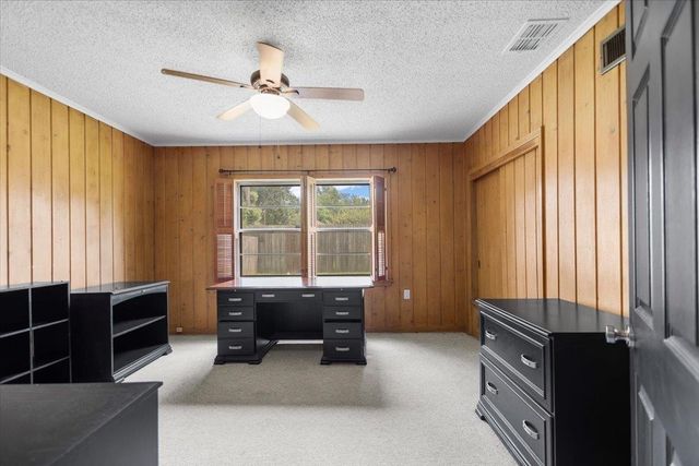 1007 Lincoln Dr, Longview, TX 75604