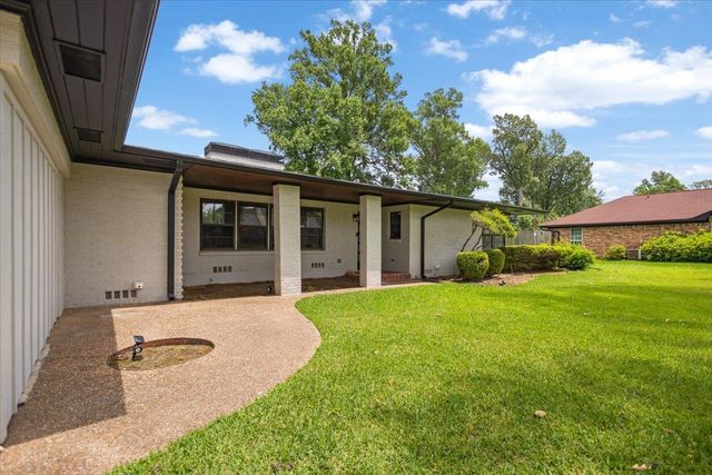 1007 Lincoln Dr, Longview, TX 75604