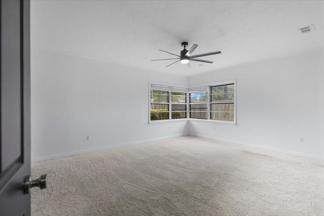1007 Lincoln Dr, Longview, TX 75604